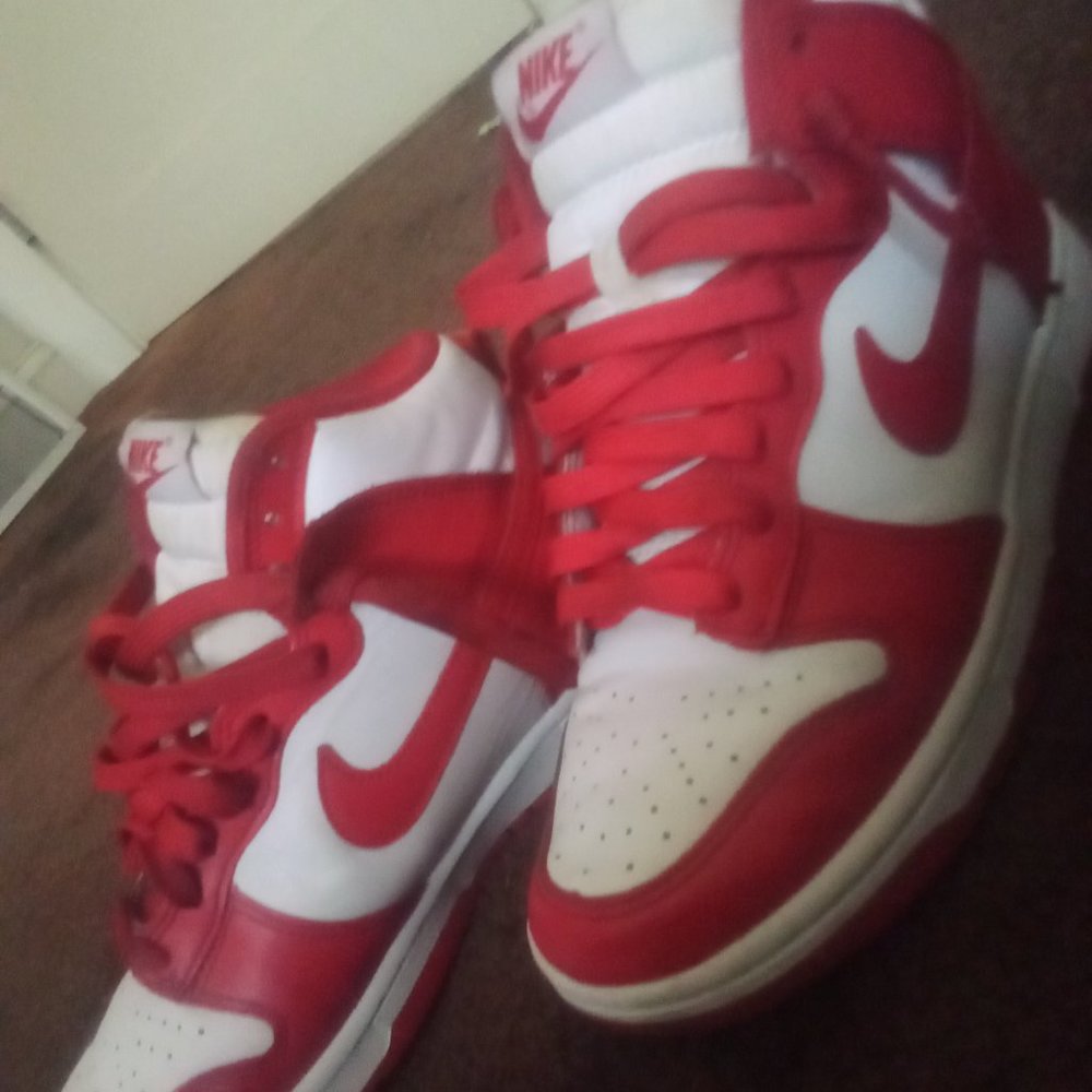 University red high too dunks